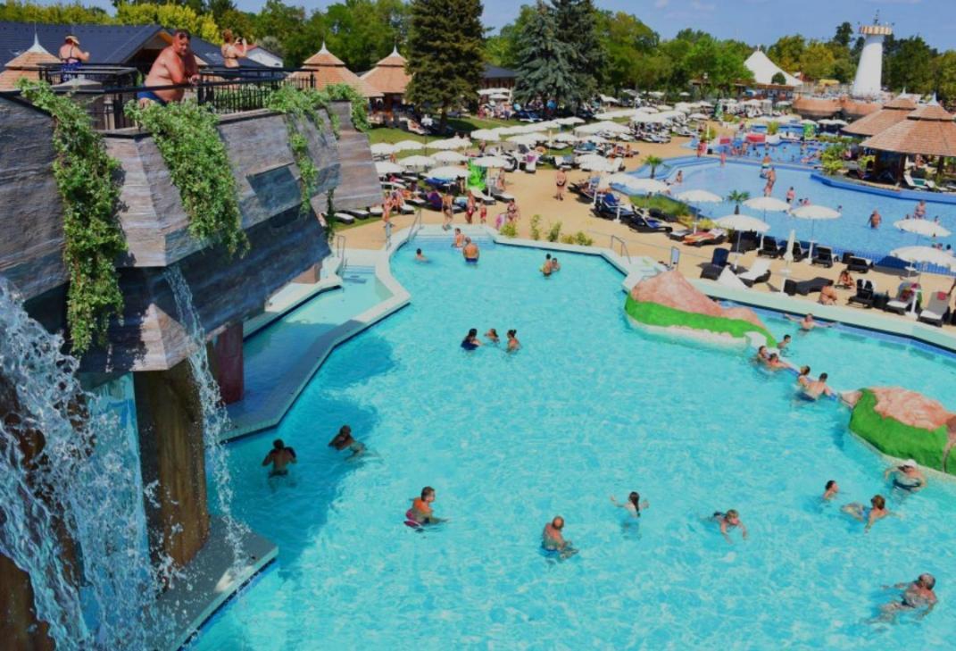 Beach Deluxe Apartman Hajdúszoboszló Buitenkant foto
